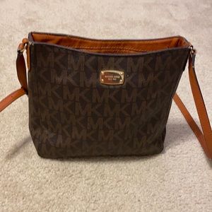 Michael Kors  jet set crossover bag